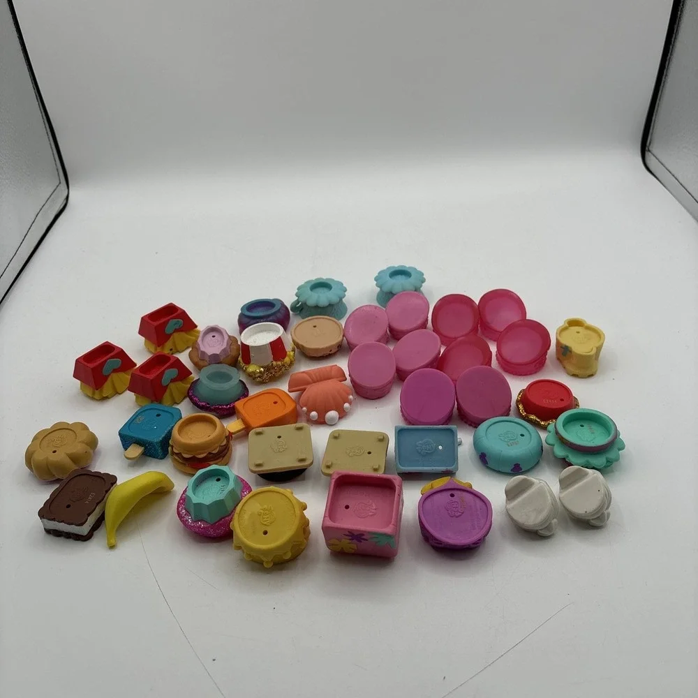 My Little Pony Accessories Shoe Lot - 2 Full Sets, 32 Misc Shoes, 40 Total Shoes